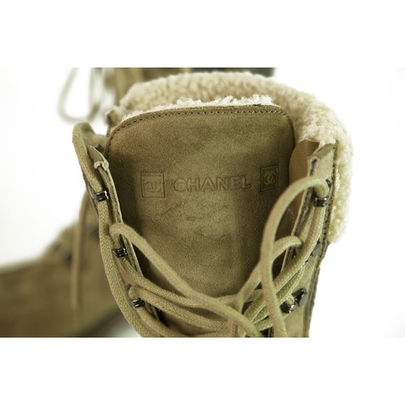 CHANEL  Khaki Suede & Grey wool Booties 38,5 FR - Picture 9 of 9